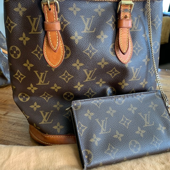 Louis Vuitton Handbags - Authentic Louis Vuitton petit bucket